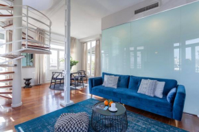 Rooftop Stunner in best location with skyline view